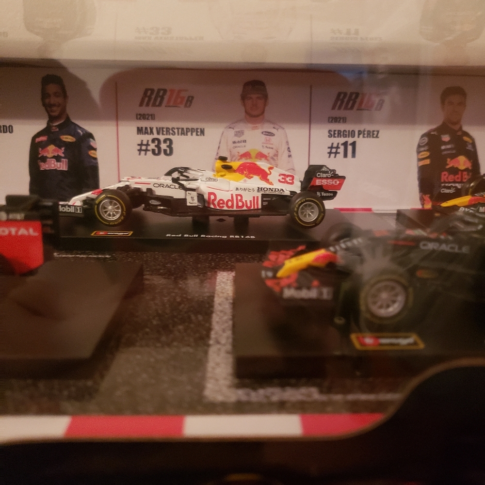 🏁 Red Bull Racing Formula 1 Cars 🏎 - Picture 6 of 14